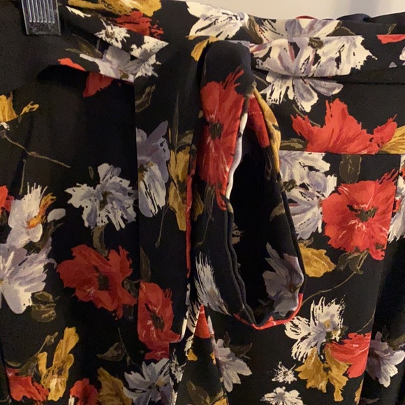 Floral ankle length gaucho pants - Picture 3 of 4